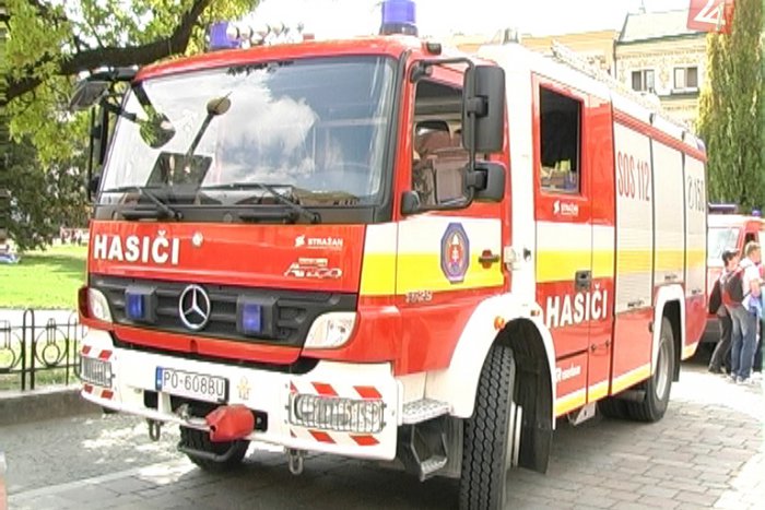 Ilustračný obrázok k článku Hasiči dostali vodu až do hradnej veže! Cvičenie sa podarilo